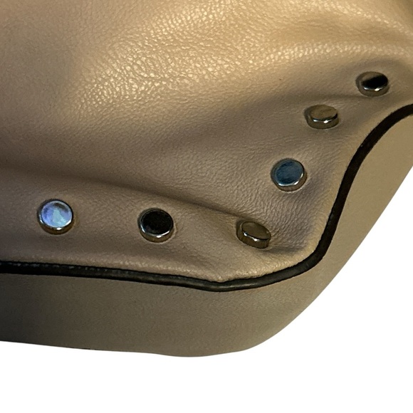 Nine West Large Blush Handbag. - Picture 3 of 10